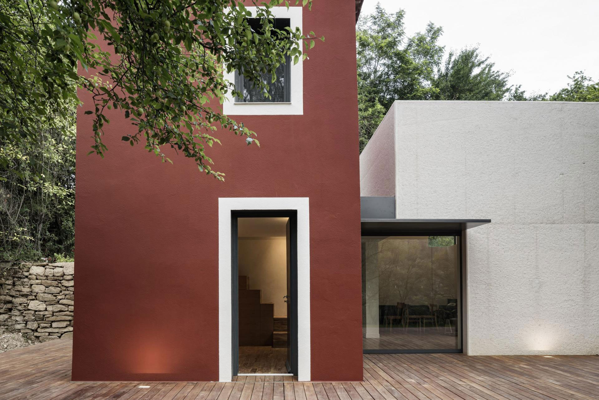 A Luminous and Elegant Contemporary Rural Home in Sclos de Contes, France by Cyril Chenebeau Architecte (6)