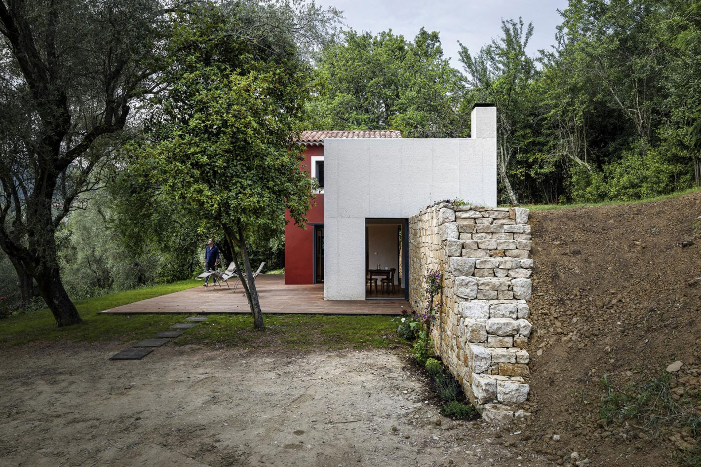 A Luminous and Elegant Contemporary Rural Home in Sclos de Contes, France by Cyril Chenebeau Architecte (8)
