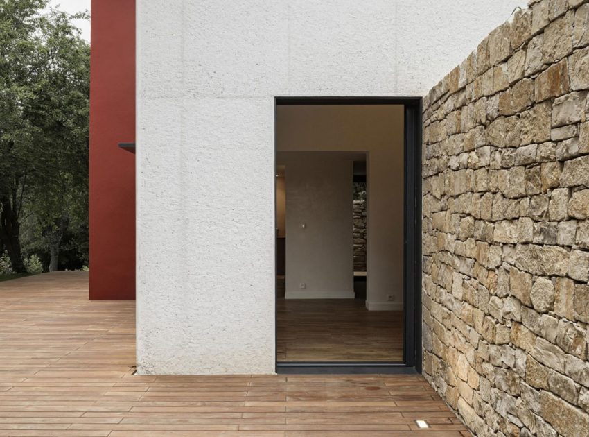 A Luminous and Elegant Contemporary Rural Home in Sclos de Contes, France by Cyril Chenebeau Architecte (9)