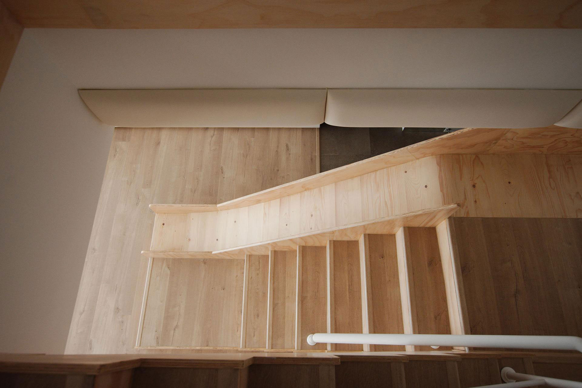 A Luminous and Fancy Contemporary Apartment in Zhubei City, Taiwan by Phase6 (11)