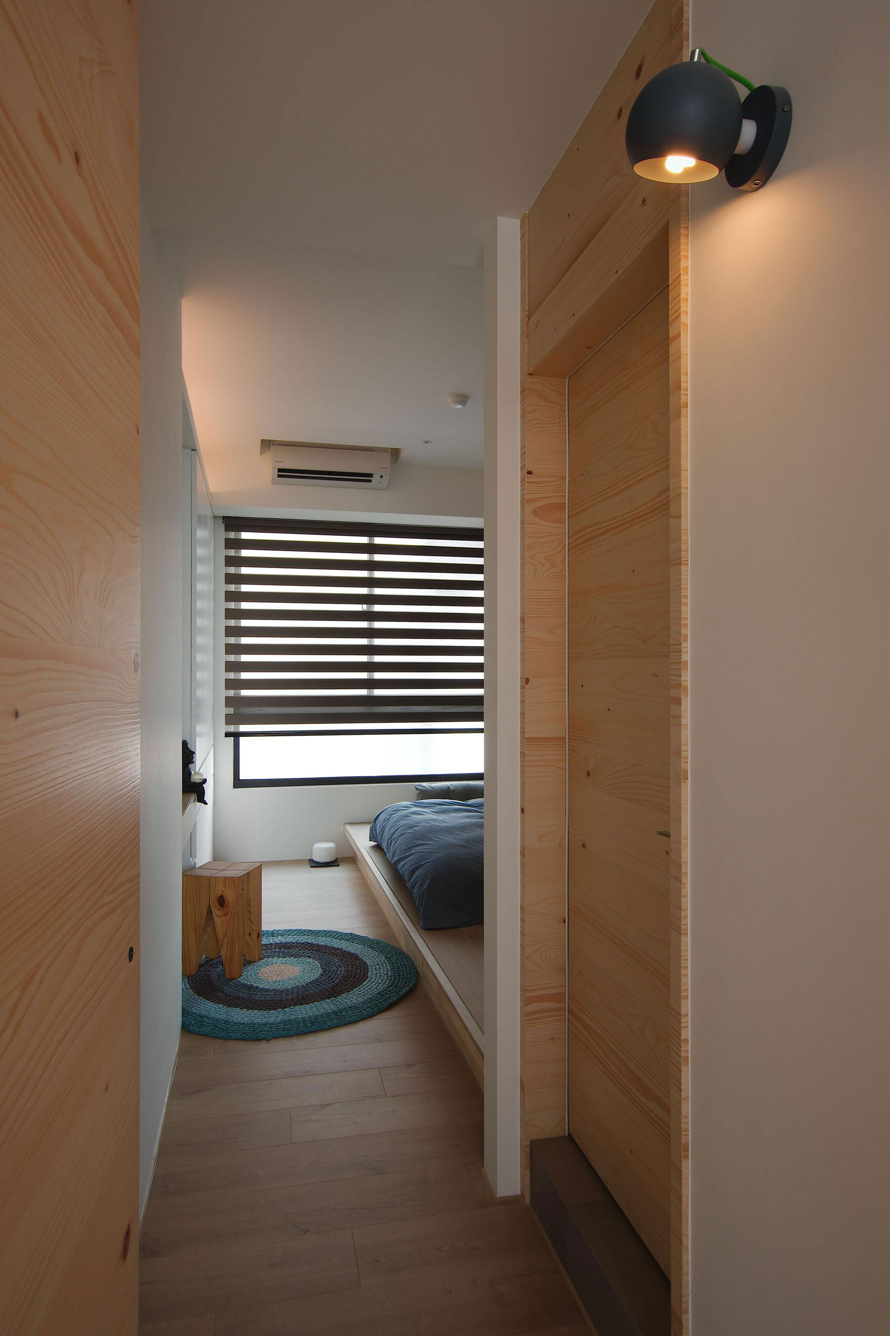 A Luminous and Fancy Contemporary Apartment in Zhubei City, Taiwan by Phase6 (15)