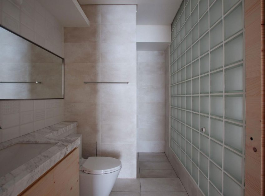 A Luminous and Fancy Contemporary Apartment in Zhubei City, Taiwan by Phase6 (19)