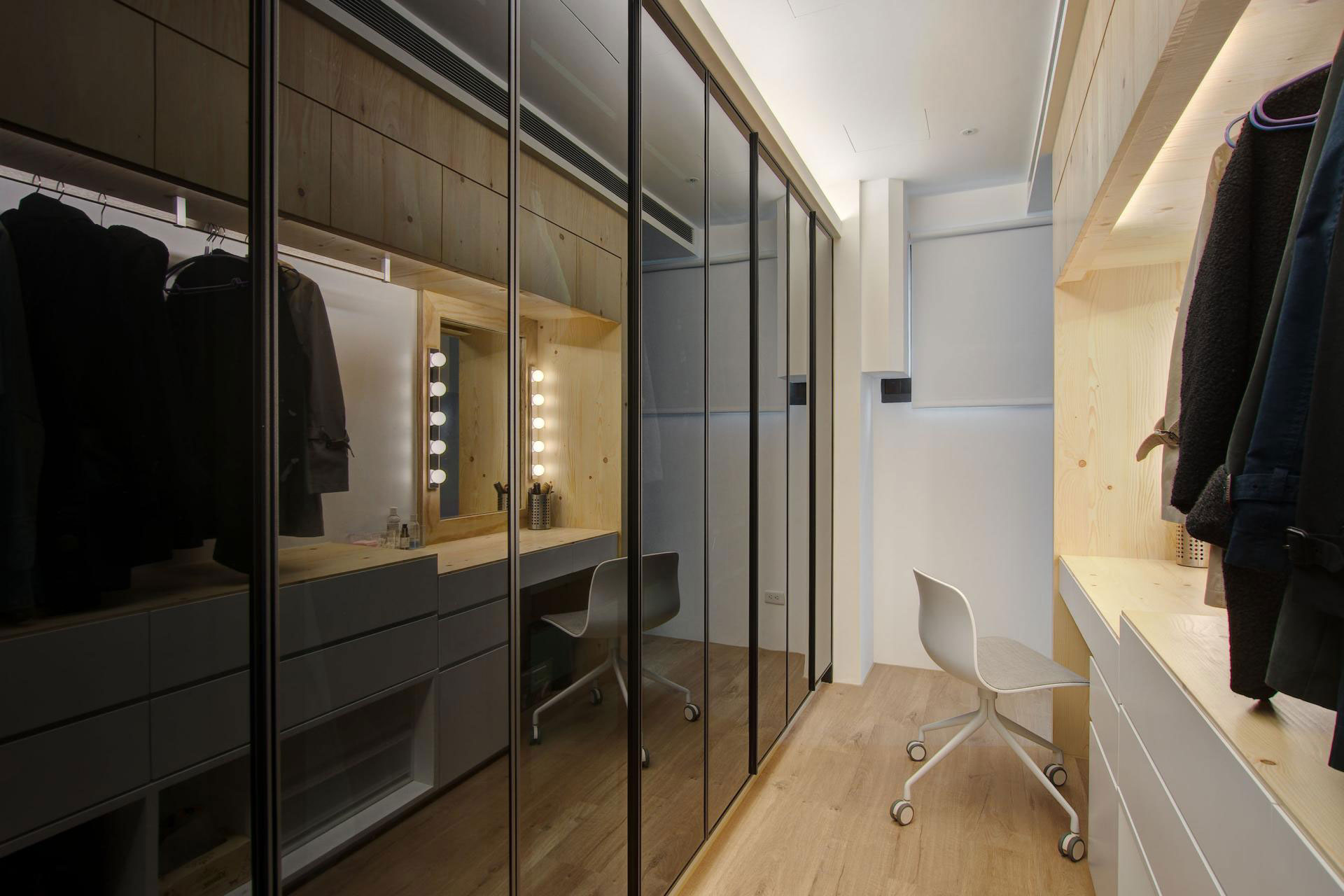 A Luminous and Fancy Contemporary Apartment in Zhubei City, Taiwan by Phase6 (22)