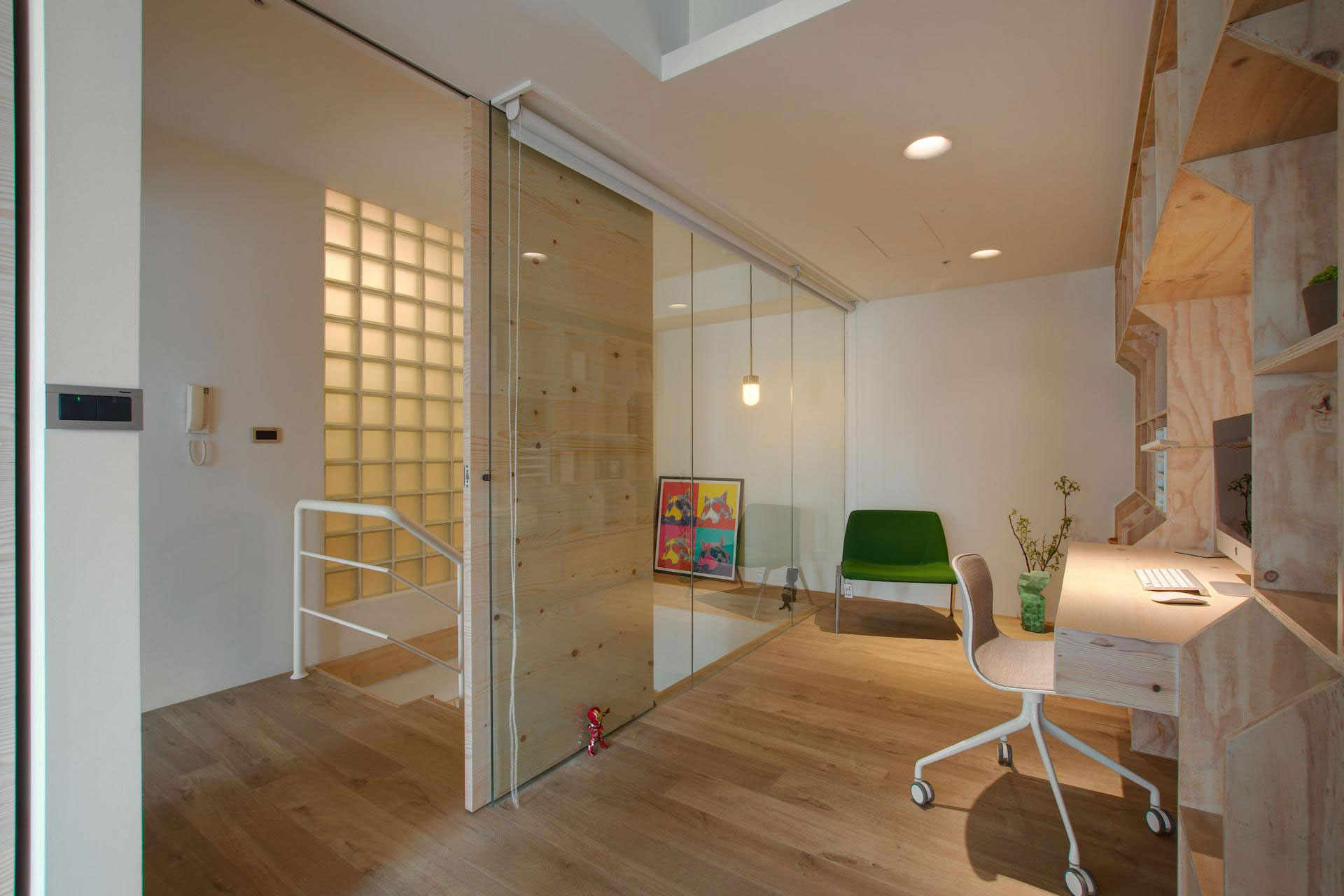 A Luminous and Fancy Contemporary Apartment in Zhubei City, Taiwan by Phase6 (23)