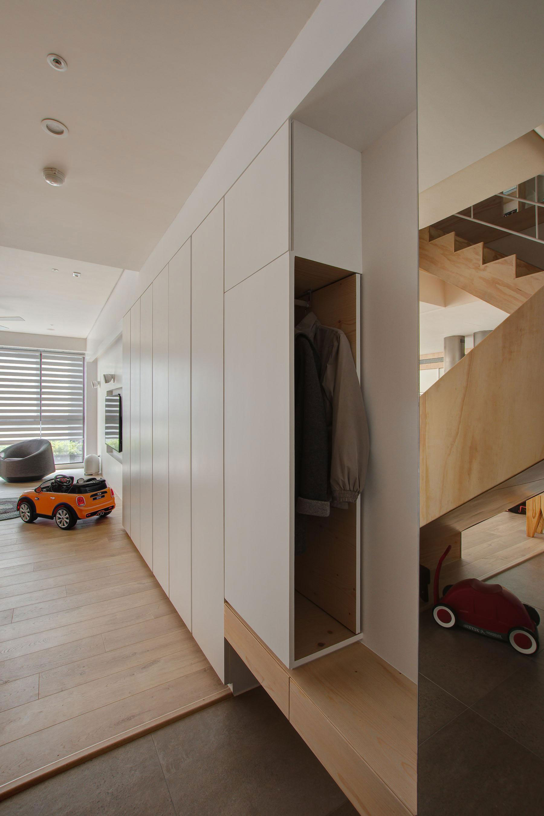 A Luminous and Fancy Contemporary Apartment in Zhubei City, Taiwan by Phase6 (4)
