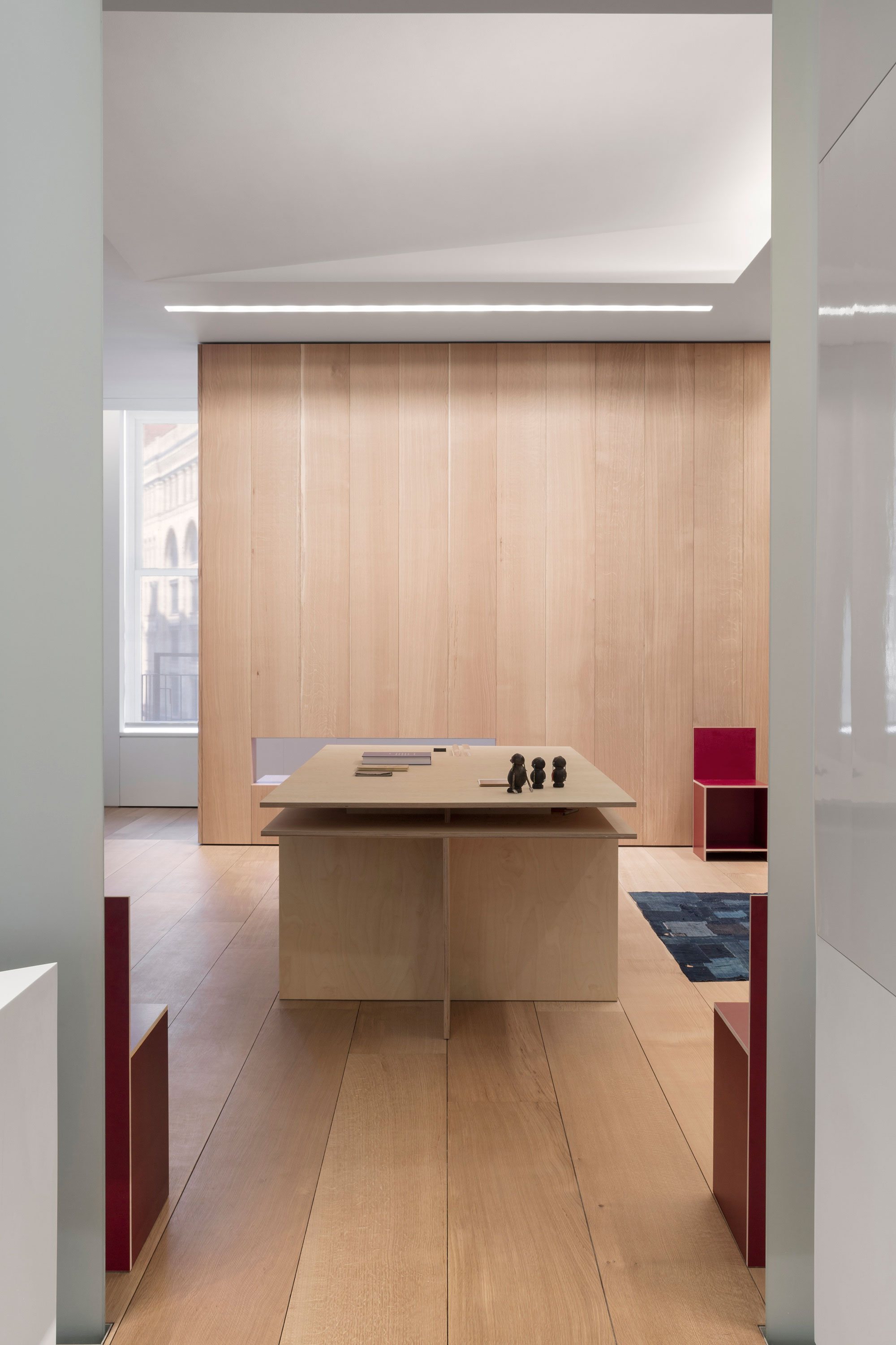 A Luminous and Functional Tribeca Loft for a Photographer Full of Natural Light by Desai Chia Architecture (13)