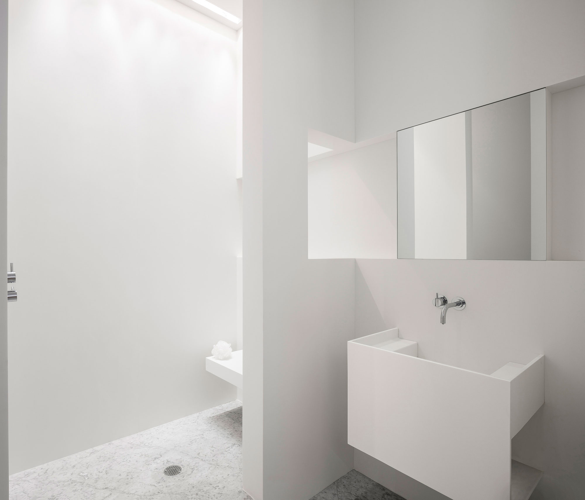 A Luminous and Functional Tribeca Loft for a Photographer Full of Natural Light by Desai Chia Architecture (9)