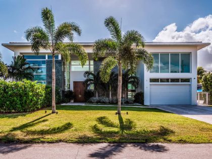 A Luxurious and Sunny Contemporary House in Hallandale Beach by Enrique Feldman (5)