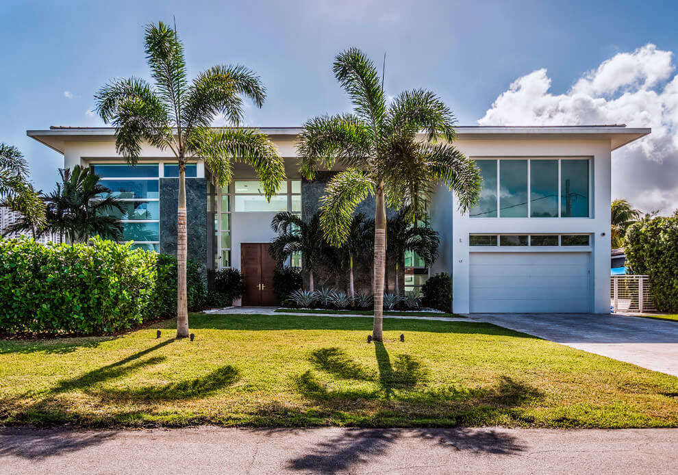 A Luxurious and Sunny Contemporary House in Hallandale Beach by Enrique Feldman (5)