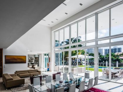 A Luxurious and Sunny Contemporary House in Hallandale Beach by Enrique Feldman (9)