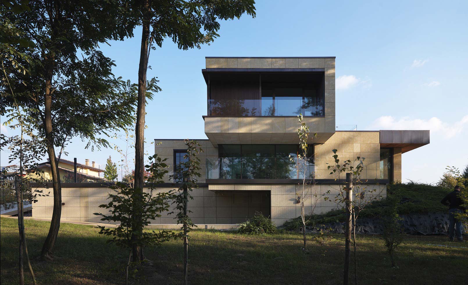 A Marvelous Contemporary House with Indoor Pool and Beautiful Style in Como, Italy by Arkham (1)