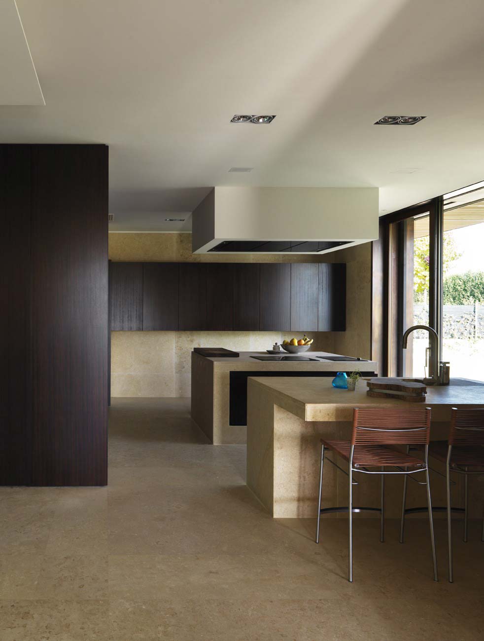 A Marvelous Contemporary House with Indoor Pool and Beautiful Style in Como, Italy by Arkham (10)