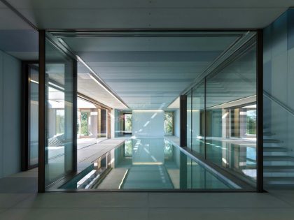 A Marvelous Contemporary House with Indoor Pool and Beautiful Style in Como, Italy by Arkham (14)