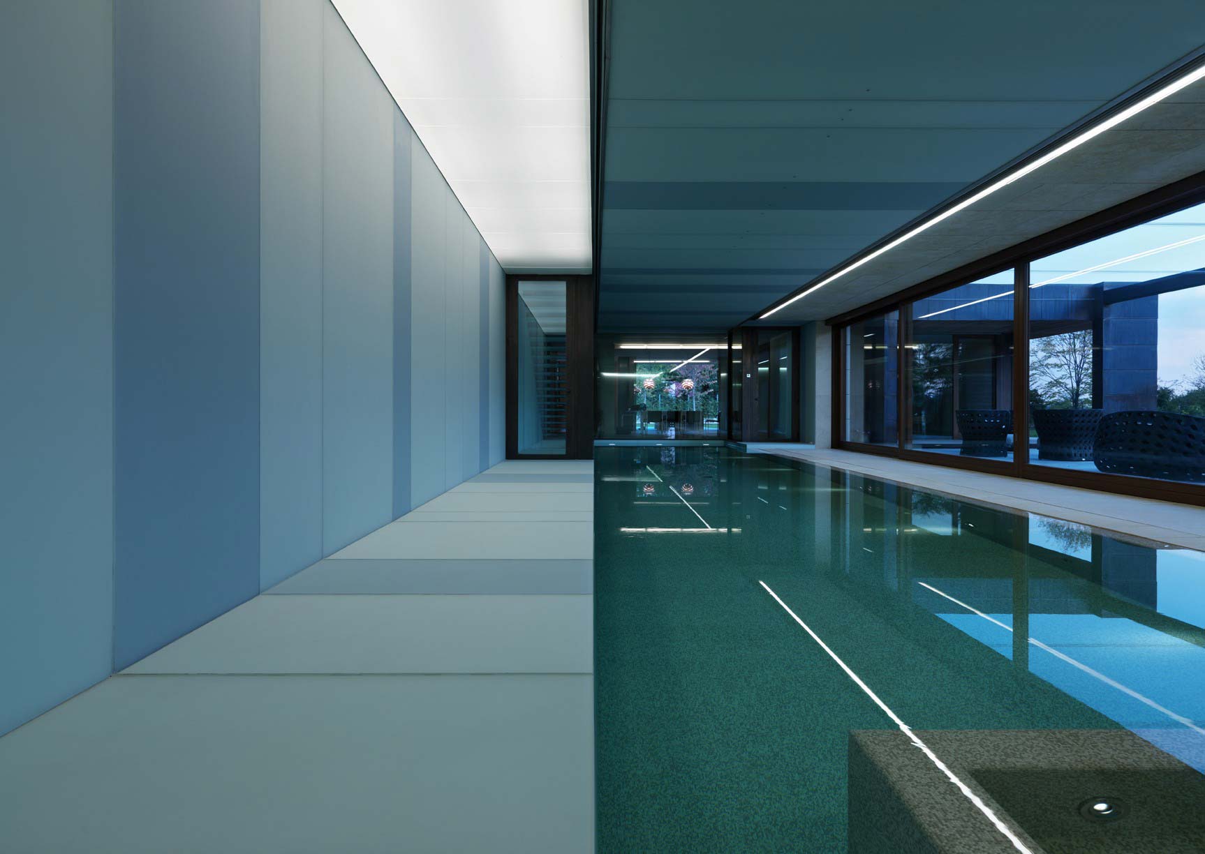 A Marvelous Contemporary House with Indoor Pool and Beautiful Style in Como, Italy by Arkham (19)