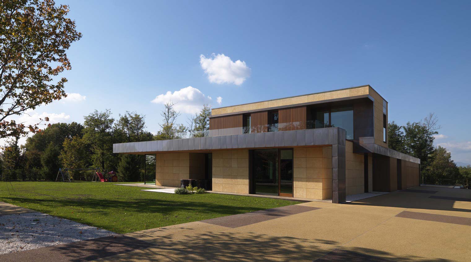 A Marvelous Contemporary House with Indoor Pool and Beautiful Style in Como, Italy by Arkham (4)