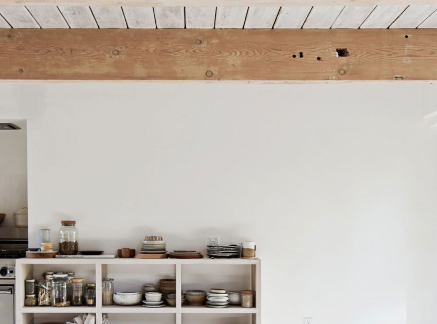 A Mid-Century Mountain House with Open and Light Interiors in North Vancouver by Scott & Scott Architects (5)