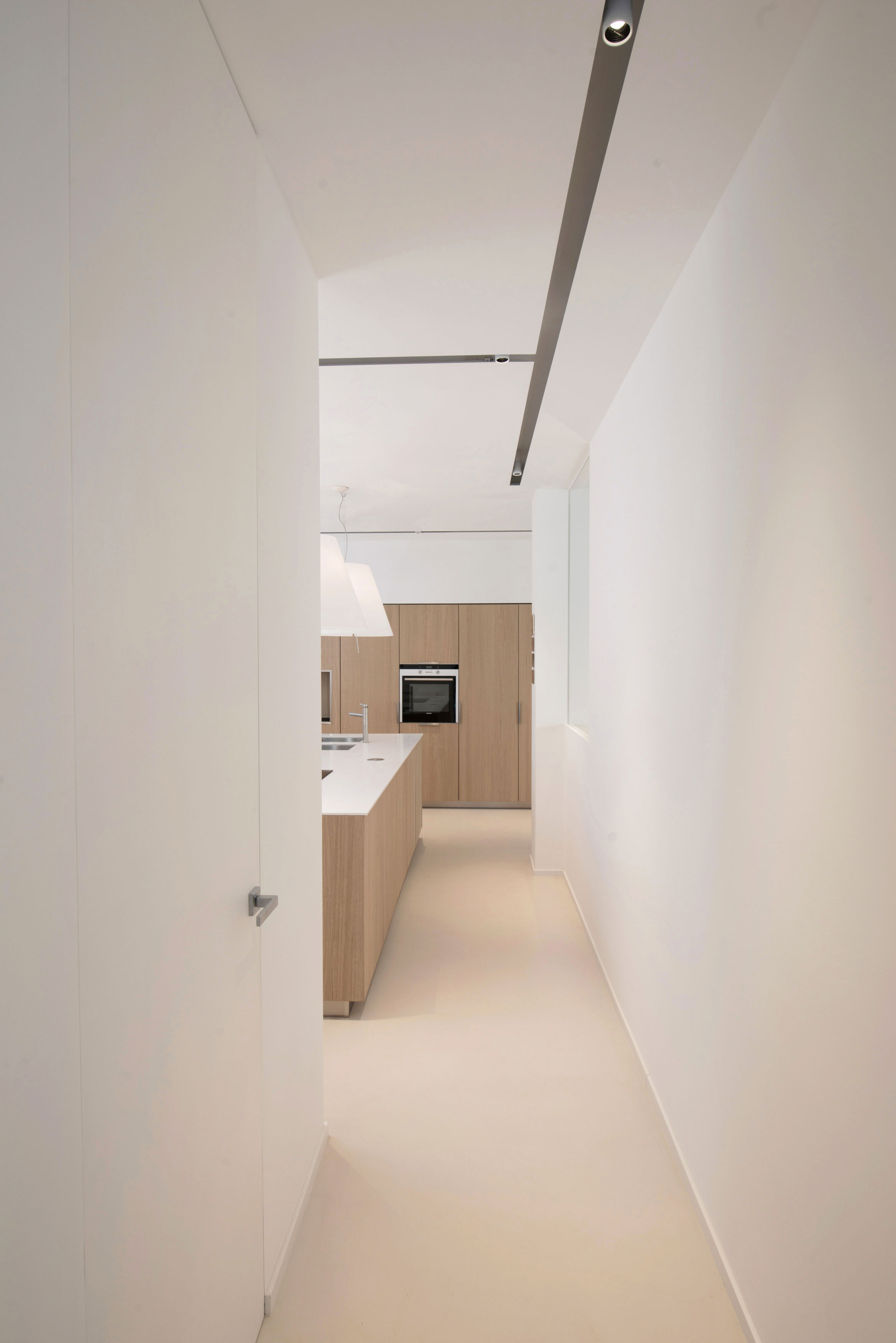 A Minimalist Two-Story House Framed by a Transparent Glass Barrier in Gubbio, Italy by MENICHETTI+CALDARELLI (11)