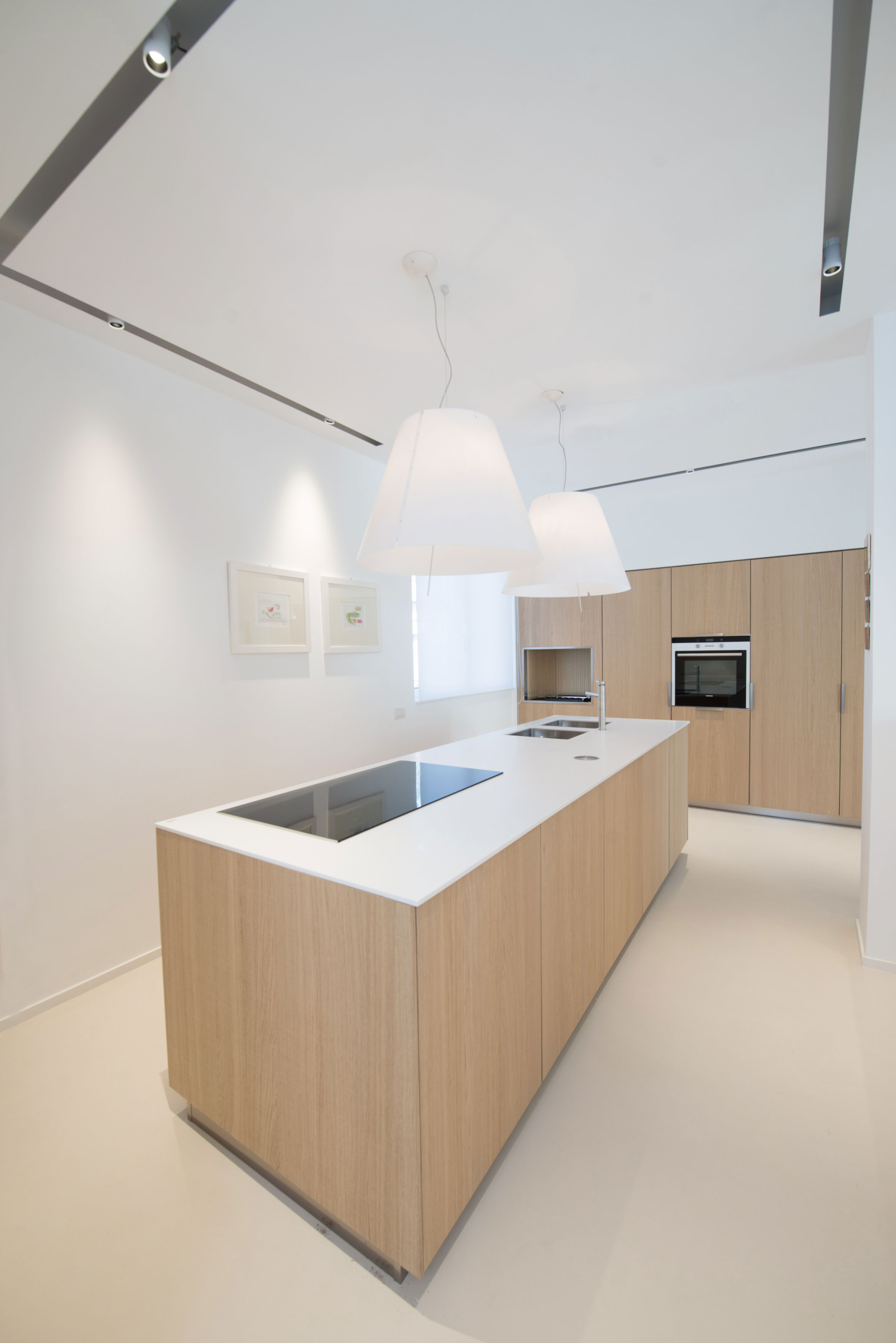 A Minimalist Two-Story House Framed by a Transparent Glass Barrier in Gubbio, Italy by MENICHETTI+CALDARELLI (12)