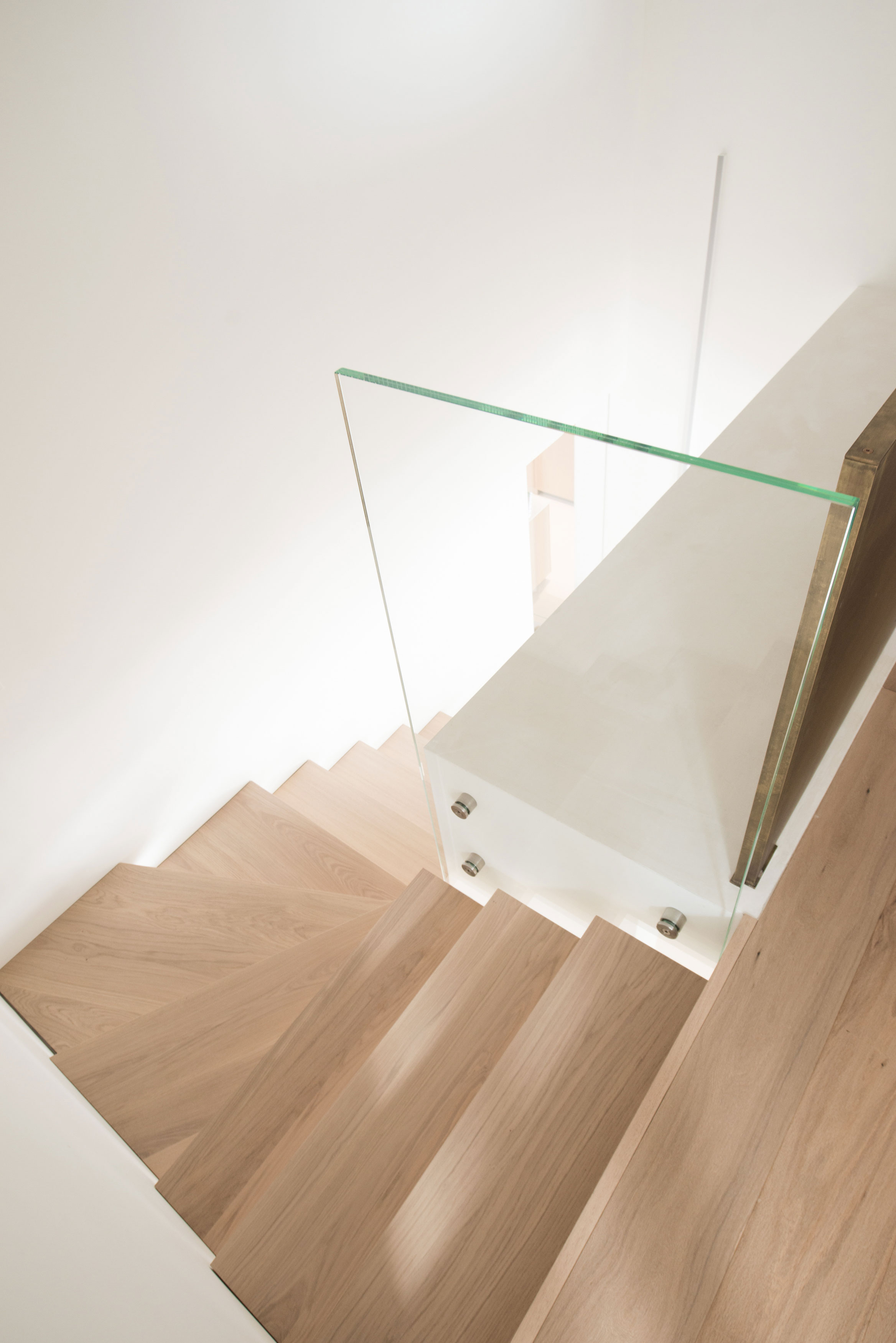 A Minimalist Two-Story House Framed by a Transparent Glass Barrier in Gubbio, Italy by MENICHETTI+CALDARELLI (20)