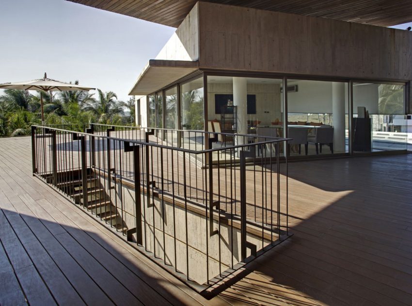 A Modern Concrete Beach House Surrounded by a Lush Green Expanse of Guerrero, Mexico by PAUL CREMOUX studio (10)