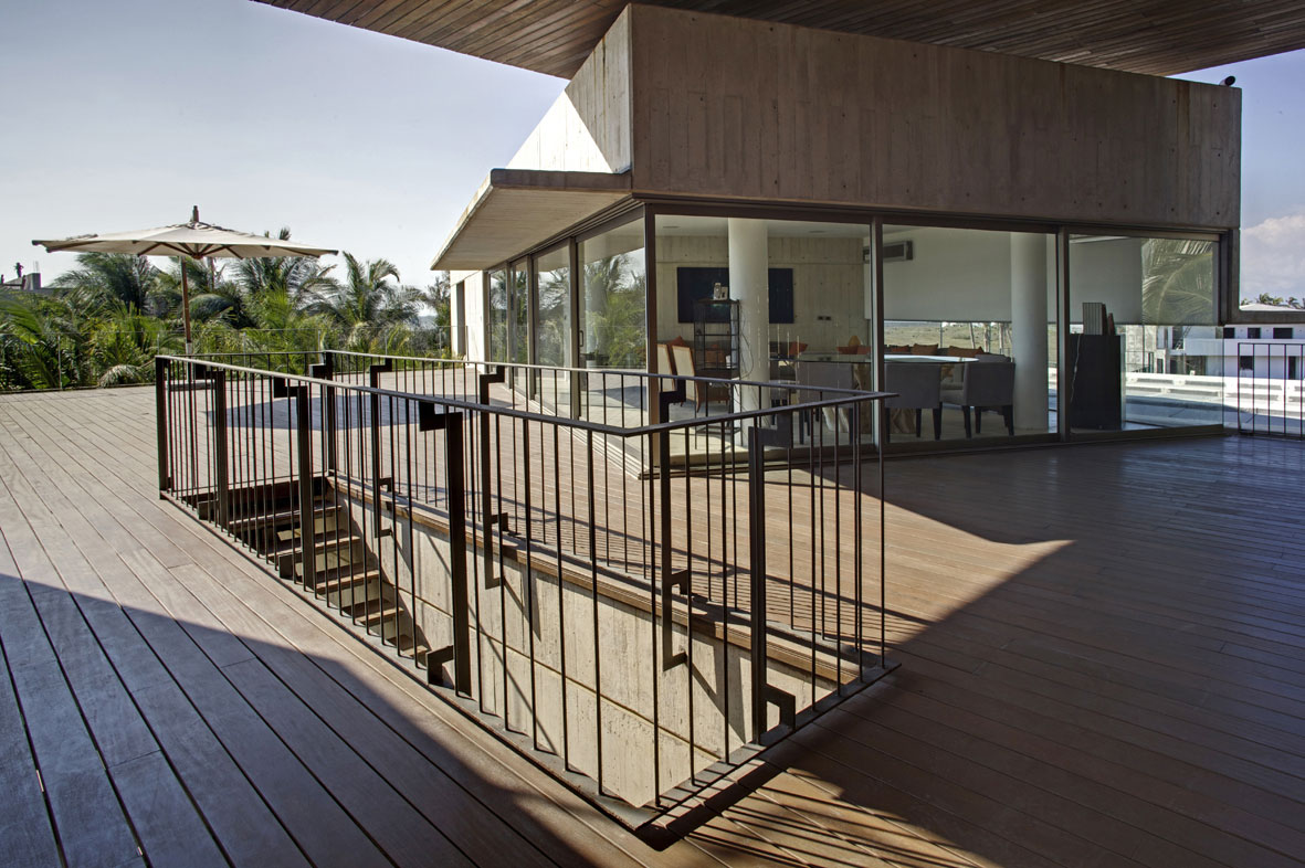 A Modern Concrete Beach House Surrounded by a Lush Green Expanse of Guerrero, Mexico by PAUL CREMOUX studio (10)