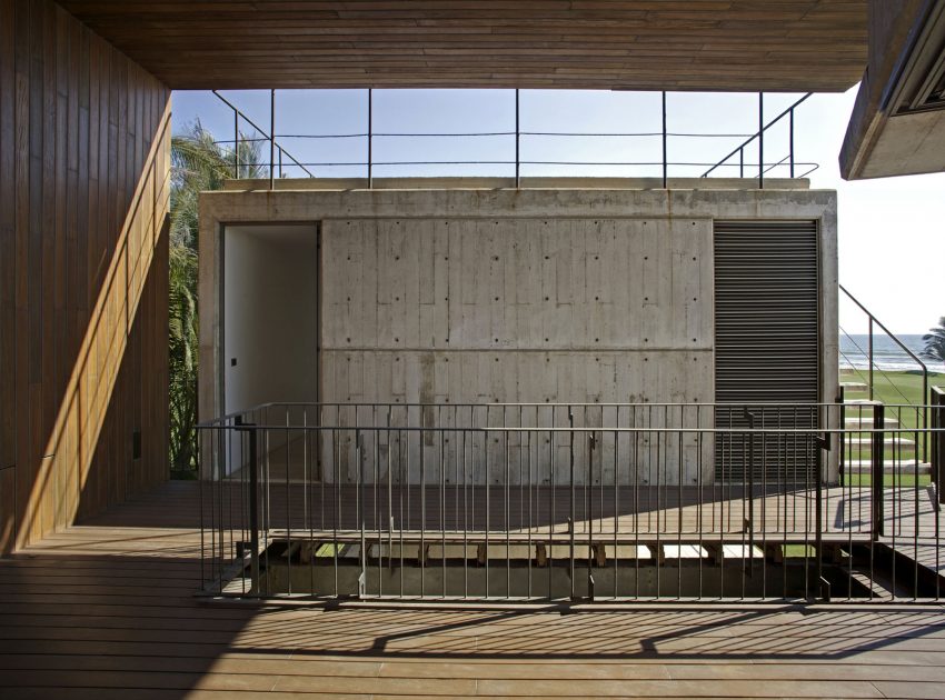 A Modern Concrete Beach House Surrounded by a Lush Green Expanse of Guerrero, Mexico by PAUL CREMOUX studio (11)