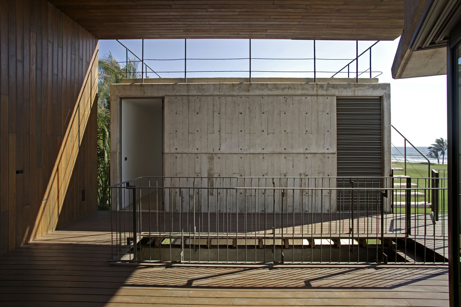 A Modern Concrete Beach House Surrounded by a Lush Green Expanse of Guerrero, Mexico by PAUL CREMOUX studio (11)