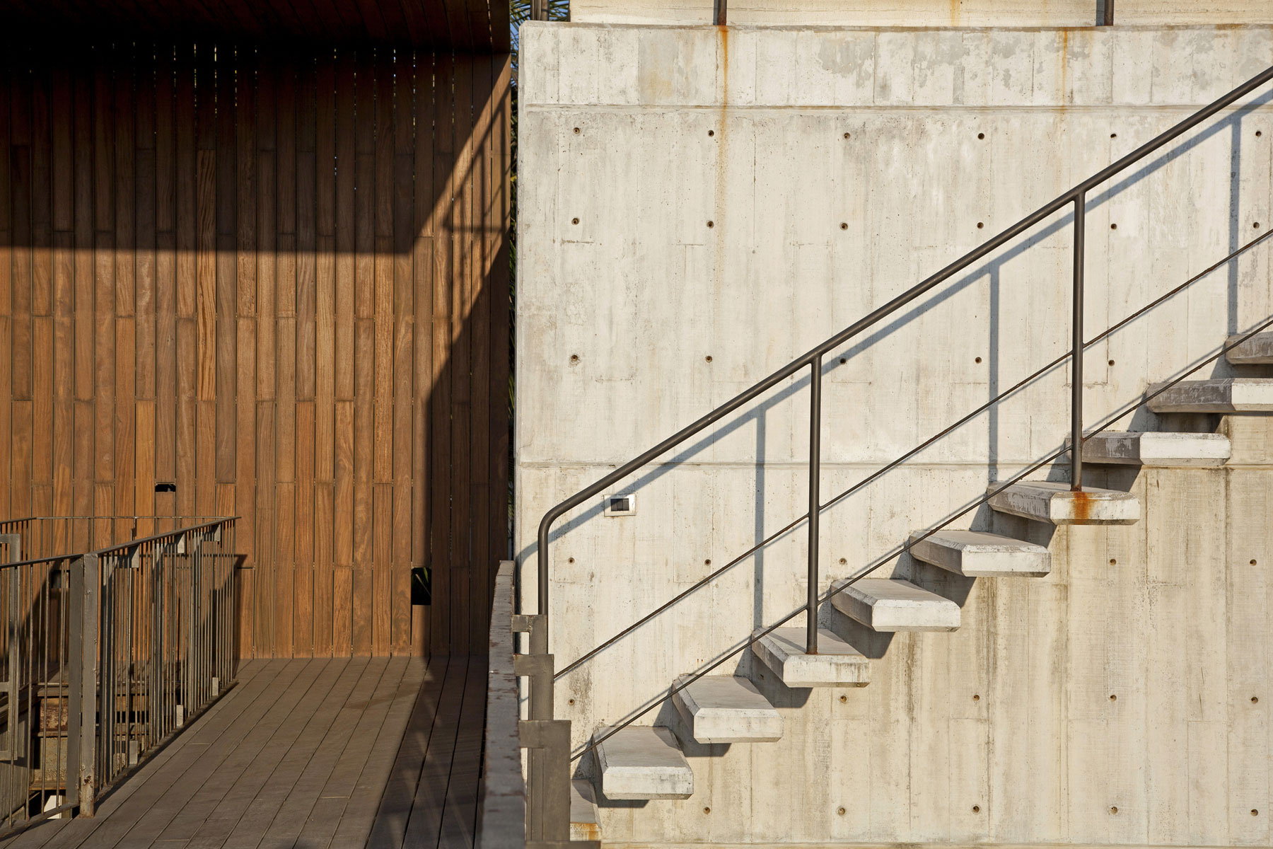 A Modern Concrete Beach House Surrounded by a Lush Green Expanse of Guerrero, Mexico by PAUL CREMOUX studio (12)
