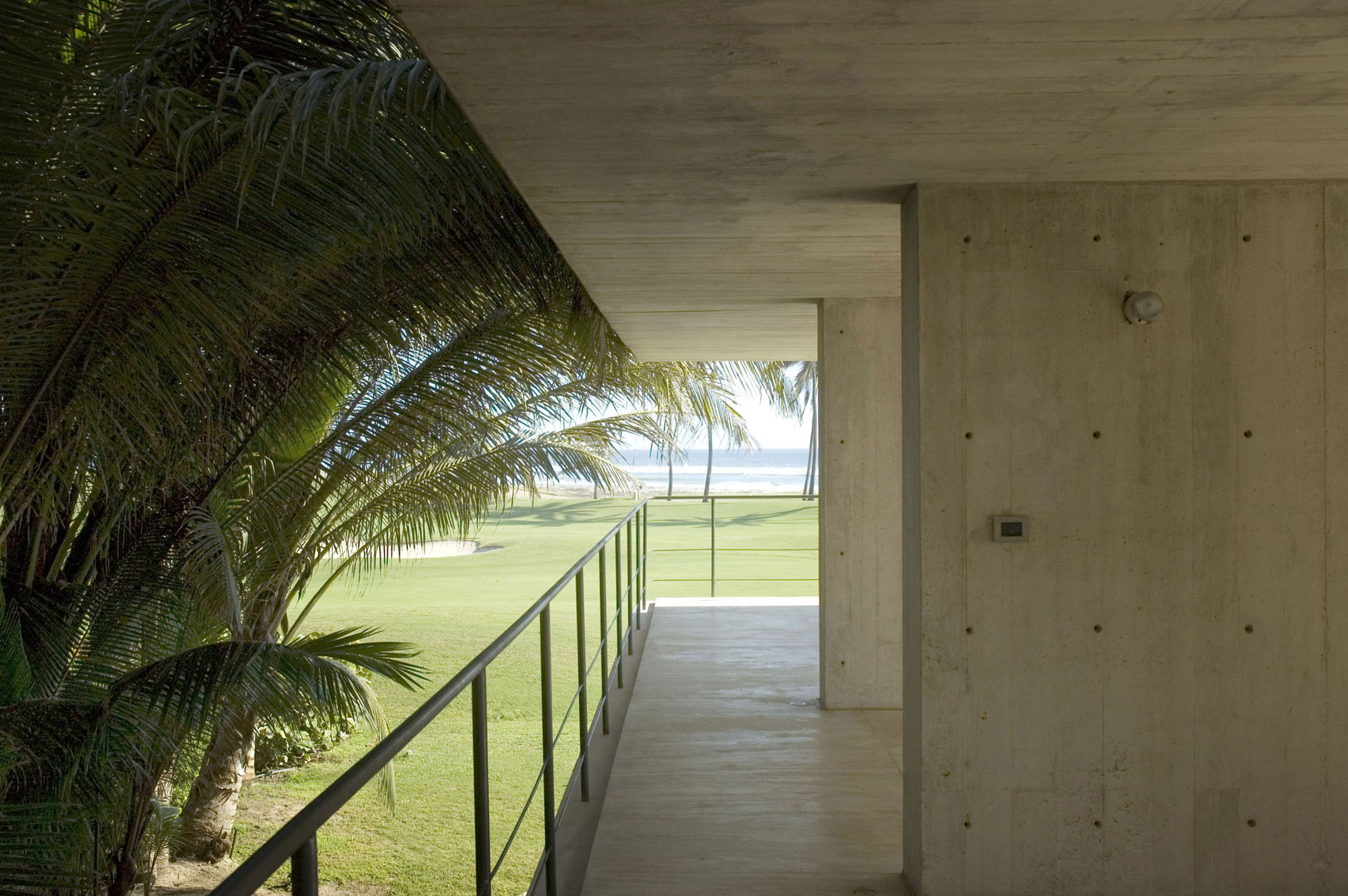 A Modern Concrete Beach House Surrounded by a Lush Green Expanse of Guerrero, Mexico by PAUL CREMOUX studio (13)