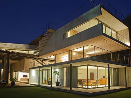 A Modern Concrete Beach House Surrounded by a Lush Green Expanse of Guerrero, Mexico by PAUL CREMOUX studio (14)