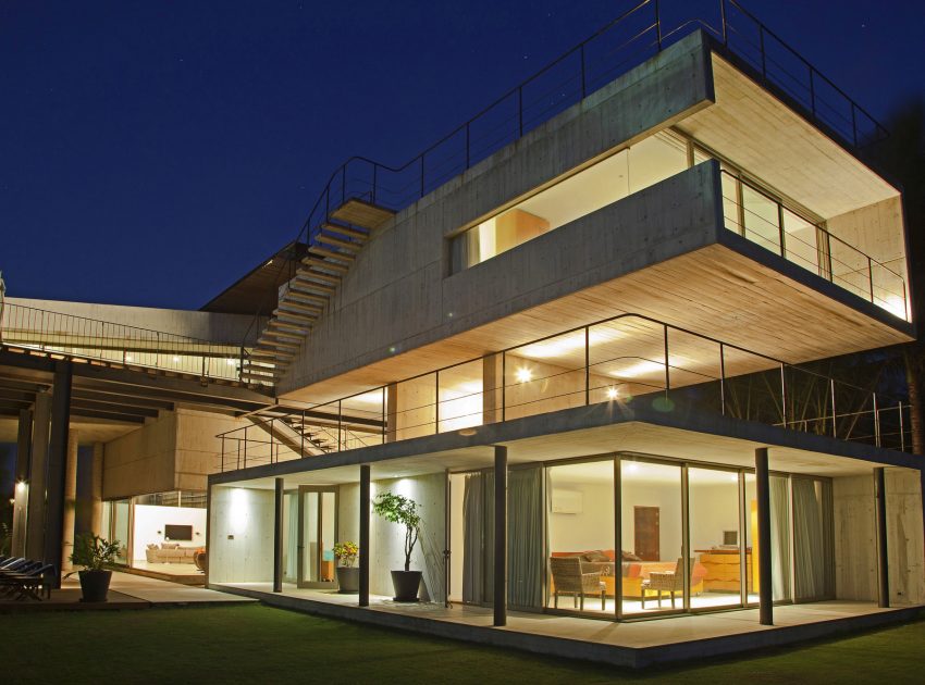 A Modern Concrete Beach House Surrounded by a Lush Green Expanse of Guerrero, Mexico by PAUL CREMOUX studio (14)