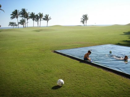 A Modern Concrete Beach House Surrounded by a Lush Green Expanse of Guerrero, Mexico by PAUL CREMOUX studio (4)