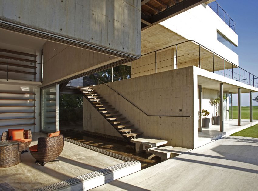 A Modern Concrete Beach House Surrounded by a Lush Green Expanse of Guerrero, Mexico by PAUL CREMOUX studio (5)