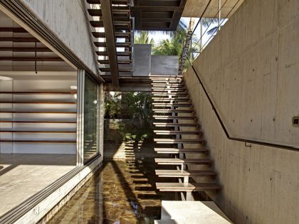 A Modern Concrete Beach House Surrounded by a Lush Green Expanse of Guerrero, Mexico by PAUL CREMOUX studio (7)