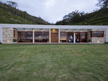 A Modern Concrete House Surrounded by a Green Roof and Basement Level in Guayllabamba, Ecuador by AR+C (2)