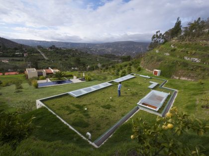 A Modern Concrete House Surrounded by a Green Roof and Basement Level in Guayllabamba, Ecuador by AR+C (4)