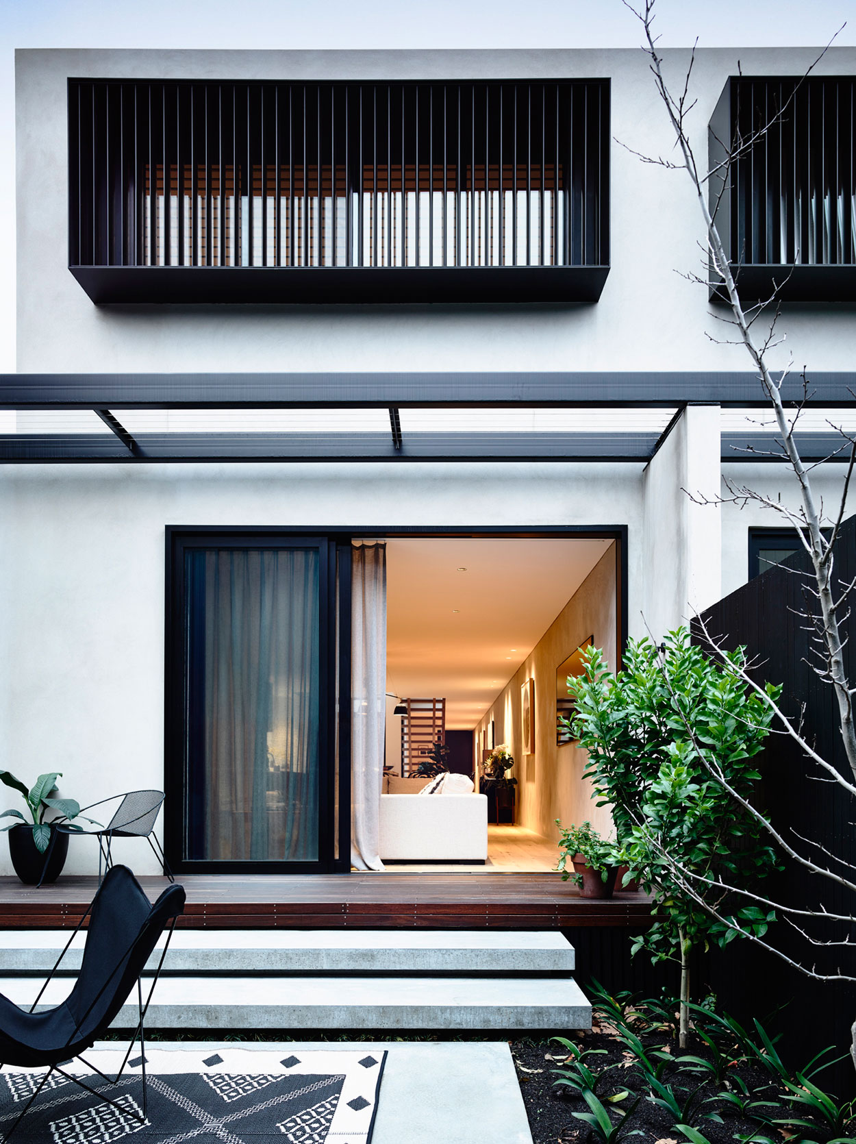 A Modern Home with Spacious Yoga Studio and Bright Neutral Interior in Victoria by InForm (16)