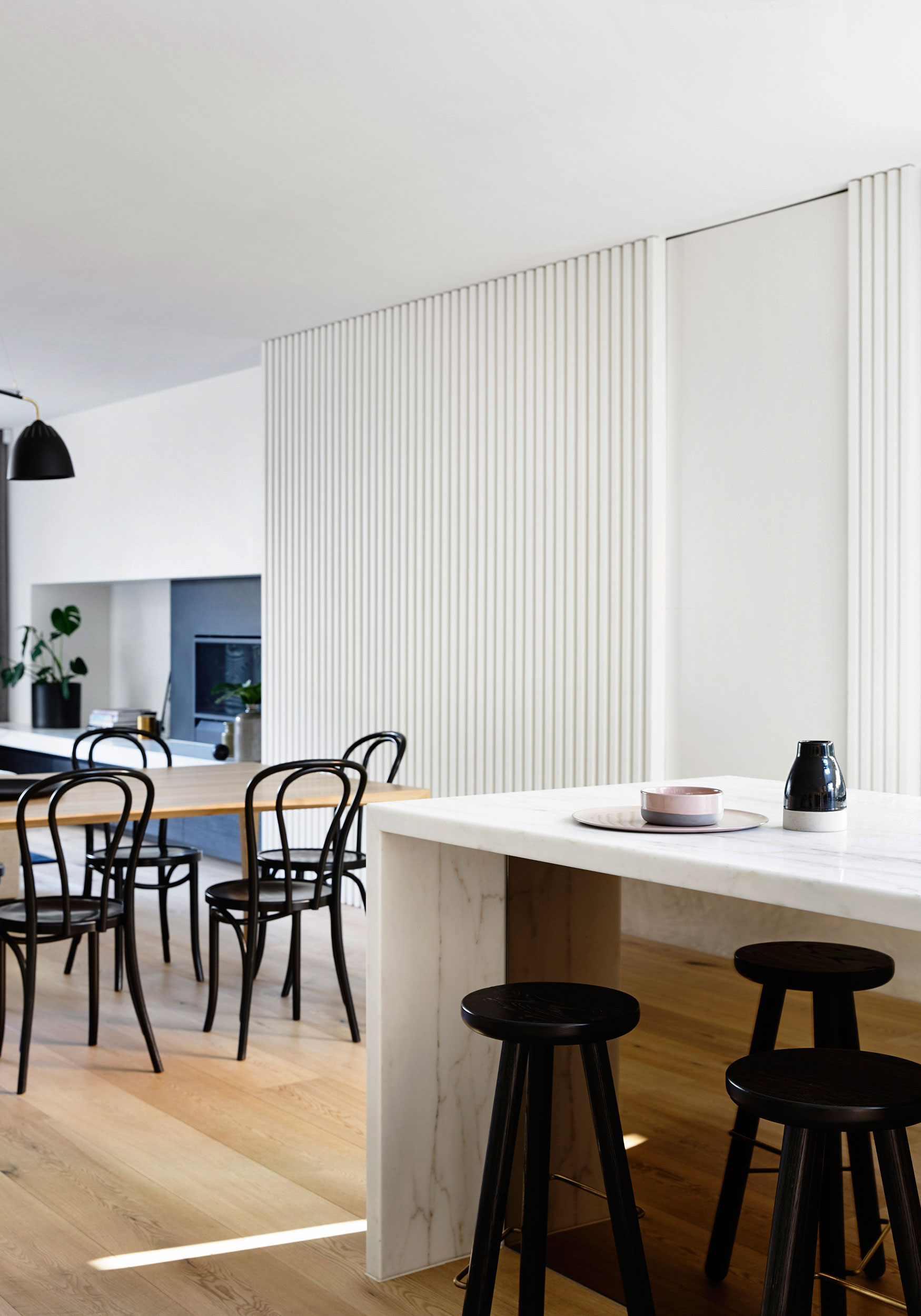 A Modern Home with Spacious Yoga Studio and Bright Neutral Interior in Victoria by InForm (5)