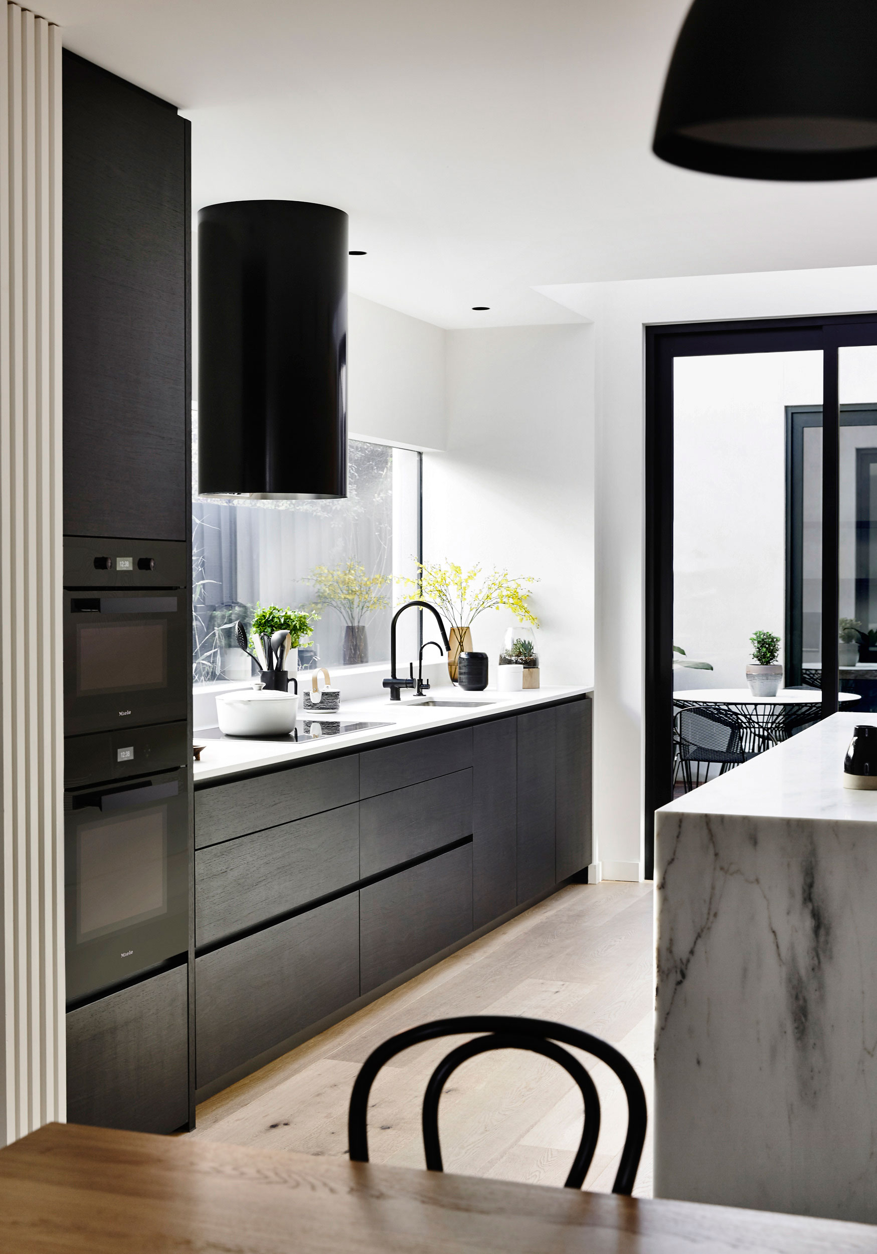 A Modern Home with Spacious Yoga Studio and Bright Neutral Interior in Victoria by InForm (6)