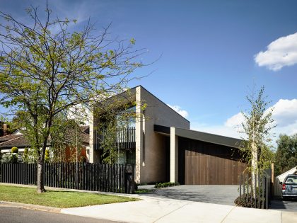 A Modern House with a Picturesque Central Courtyard in Eaglemont, Australia by InForm (5)
