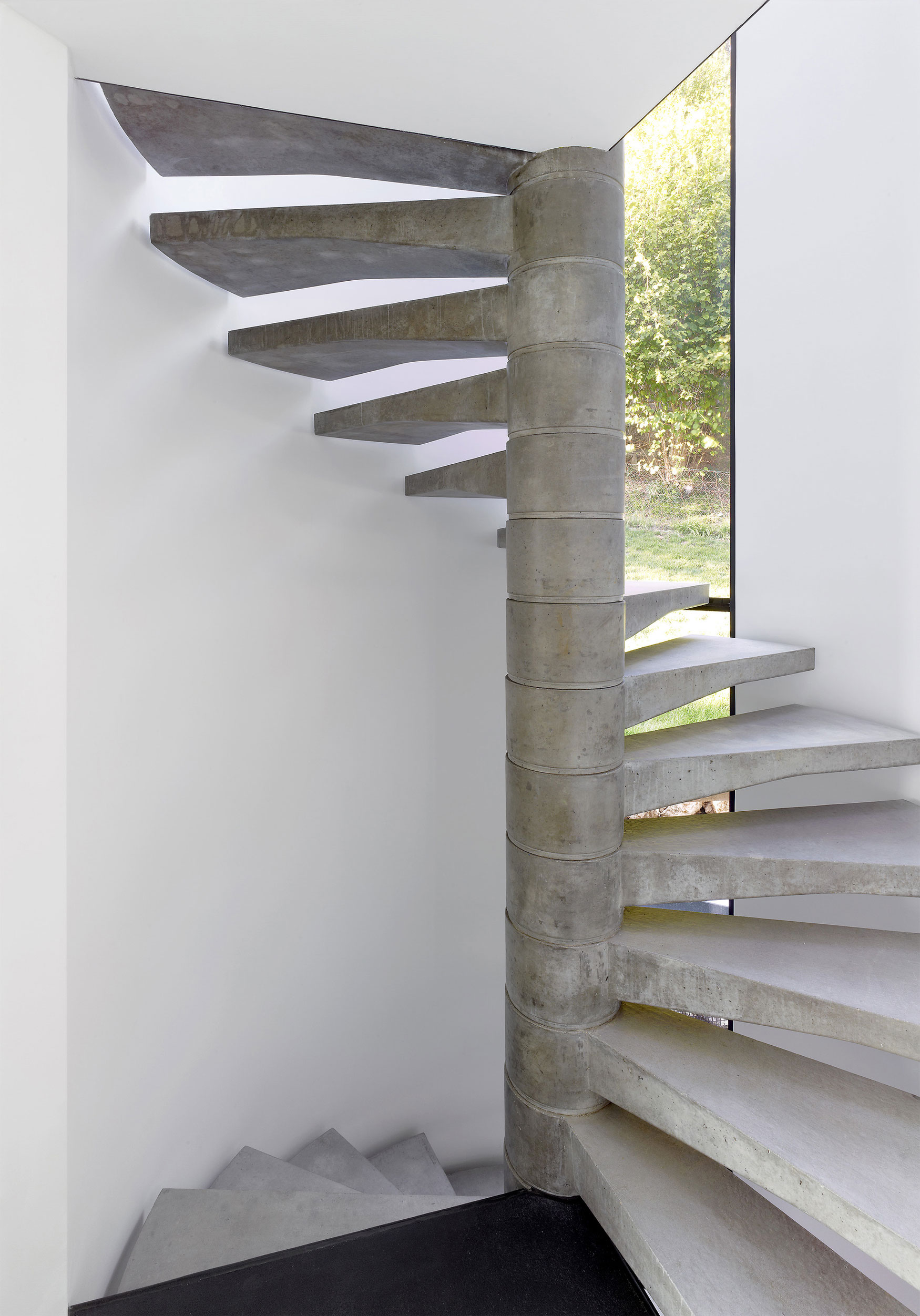 A Modern Minimalist House Built Into the Hillside in Nods, Switzerland by Andrea Pelati Architecte (3)