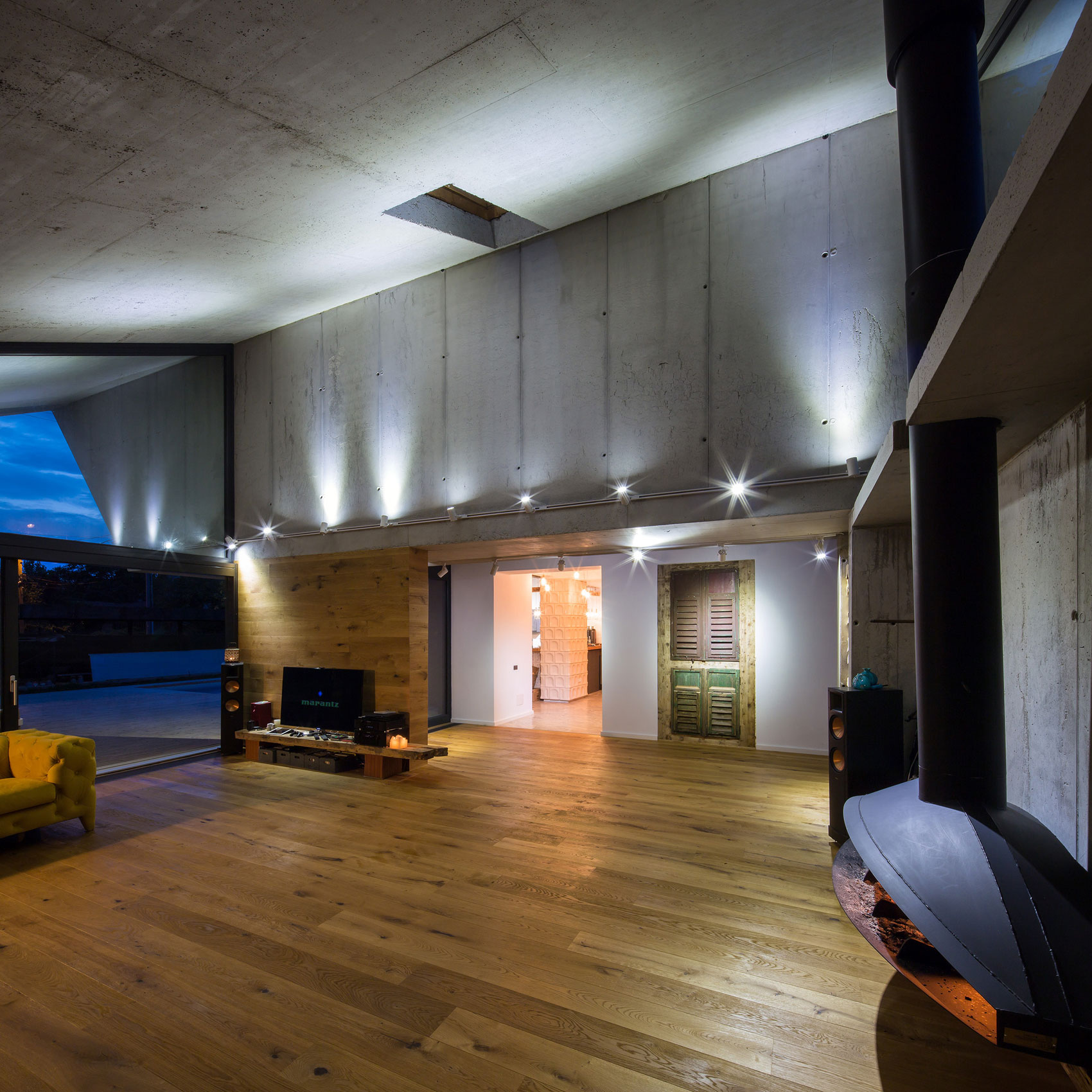 A Modern Reinterpretation of a Spacious and Traditional House in Otopeni, Romania by LAMA Arhitectura (17)