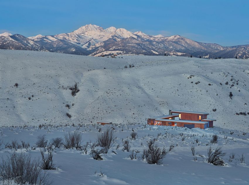 A Modern and Elegant Rural House with Open Spaces and Full of Natural Light in Washington by Olson Kundig (11)