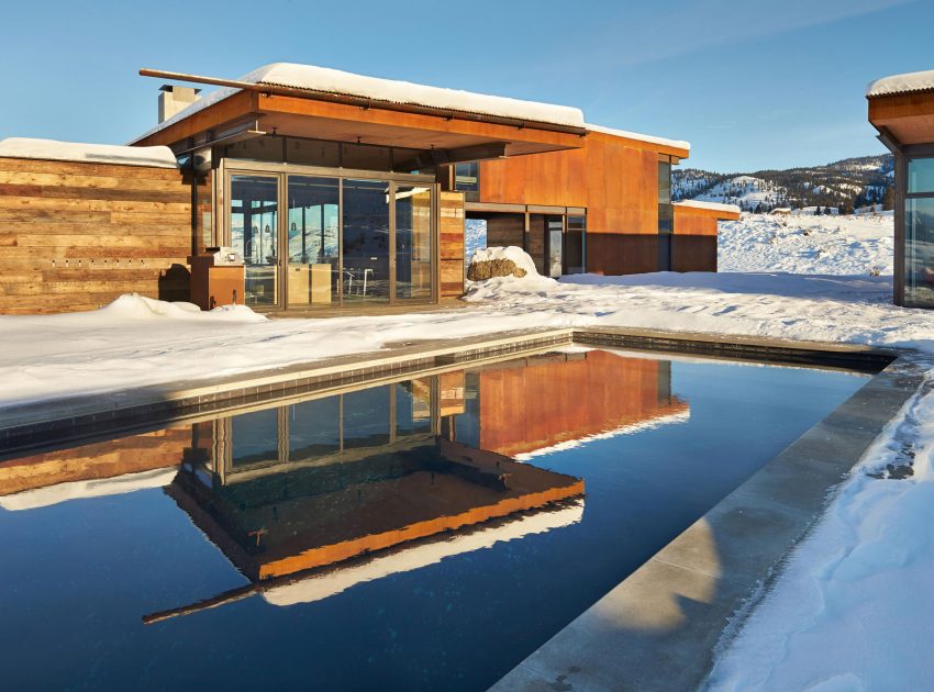 A Modern and Elegant Rural House with Open Spaces and Full of Natural Light in Washington by Olson Kundig (13)