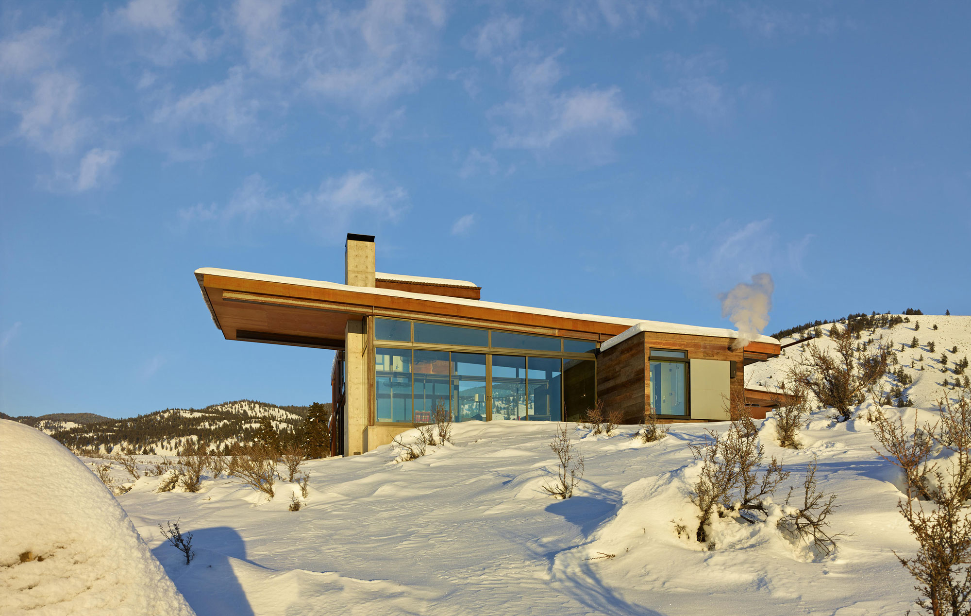 A Modern and Elegant Rural House with Open Spaces and Full of Natural Light in Washington by Olson Kundig (16)