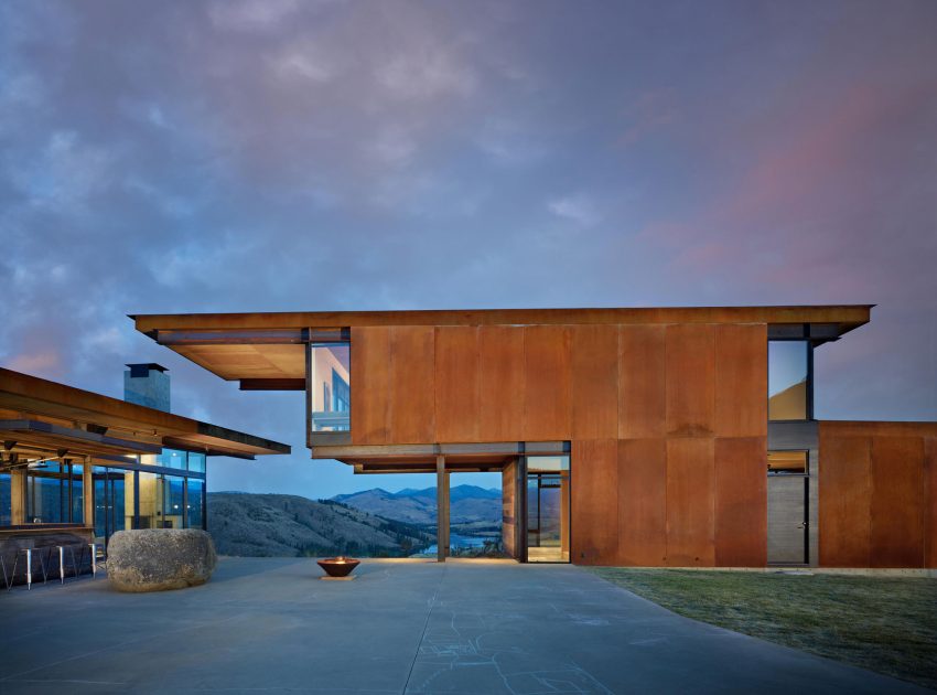 A Modern and Elegant Rural House with Open Spaces and Full of Natural Light in Washington by Olson Kundig (24)