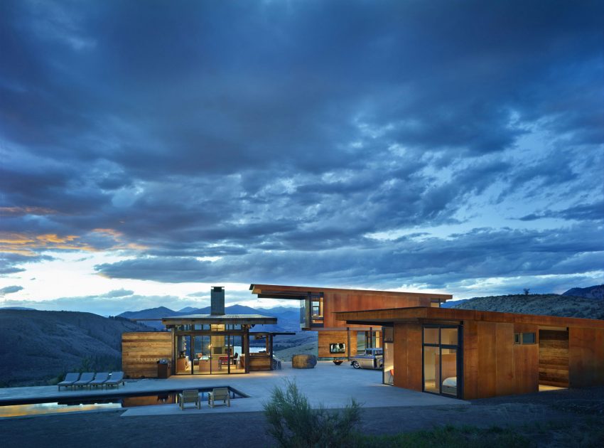 A Modern and Elegant Rural House with Open Spaces and Full of Natural Light in Washington by Olson Kundig (25)