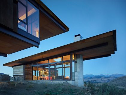 A Modern and Elegant Rural House with Open Spaces and Full of Natural Light in Washington by Olson Kundig (26)