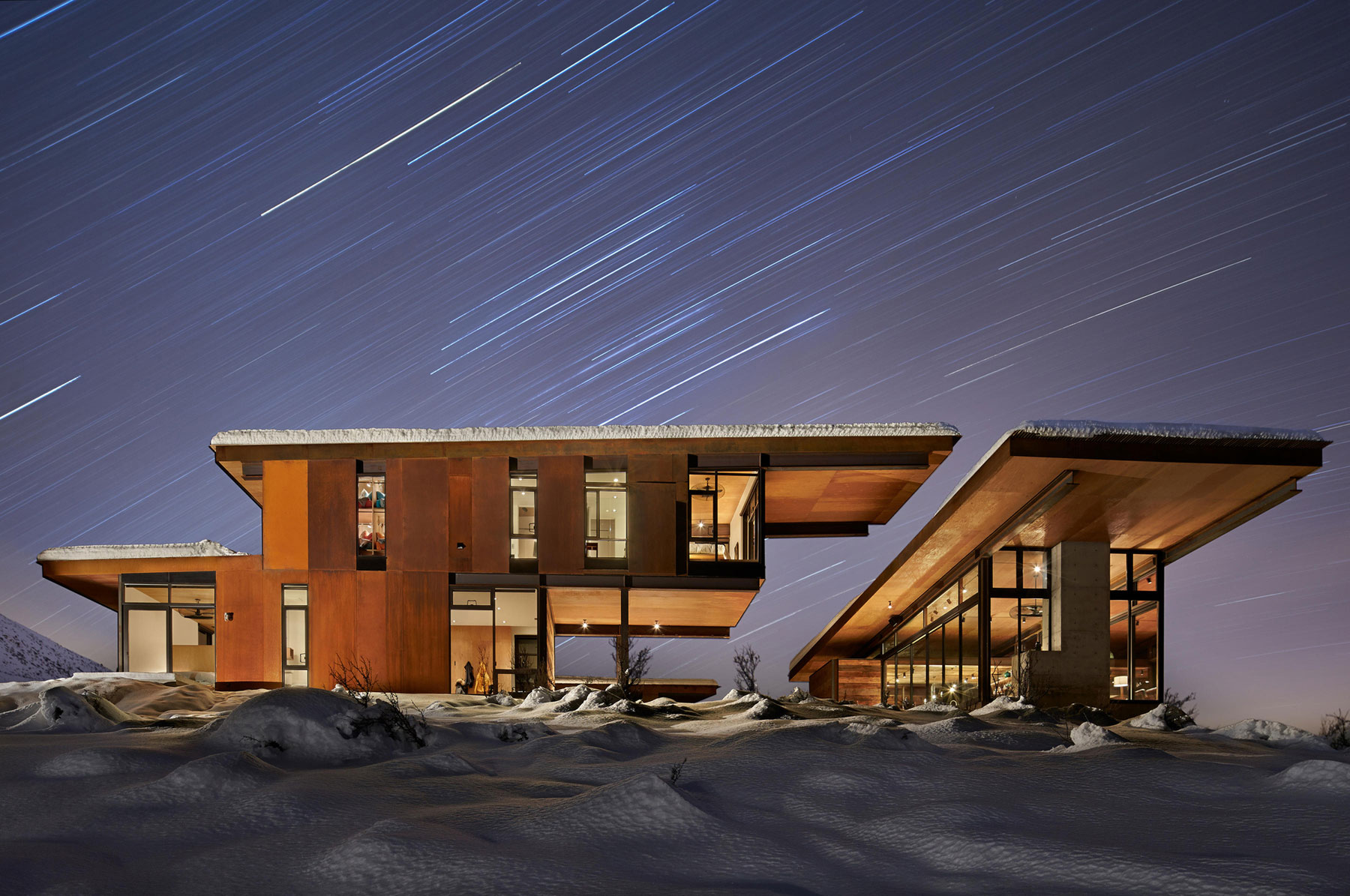 A Modern and Elegant Rural House with Open Spaces and Full of Natural Light in Washington by Olson Kundig (27)