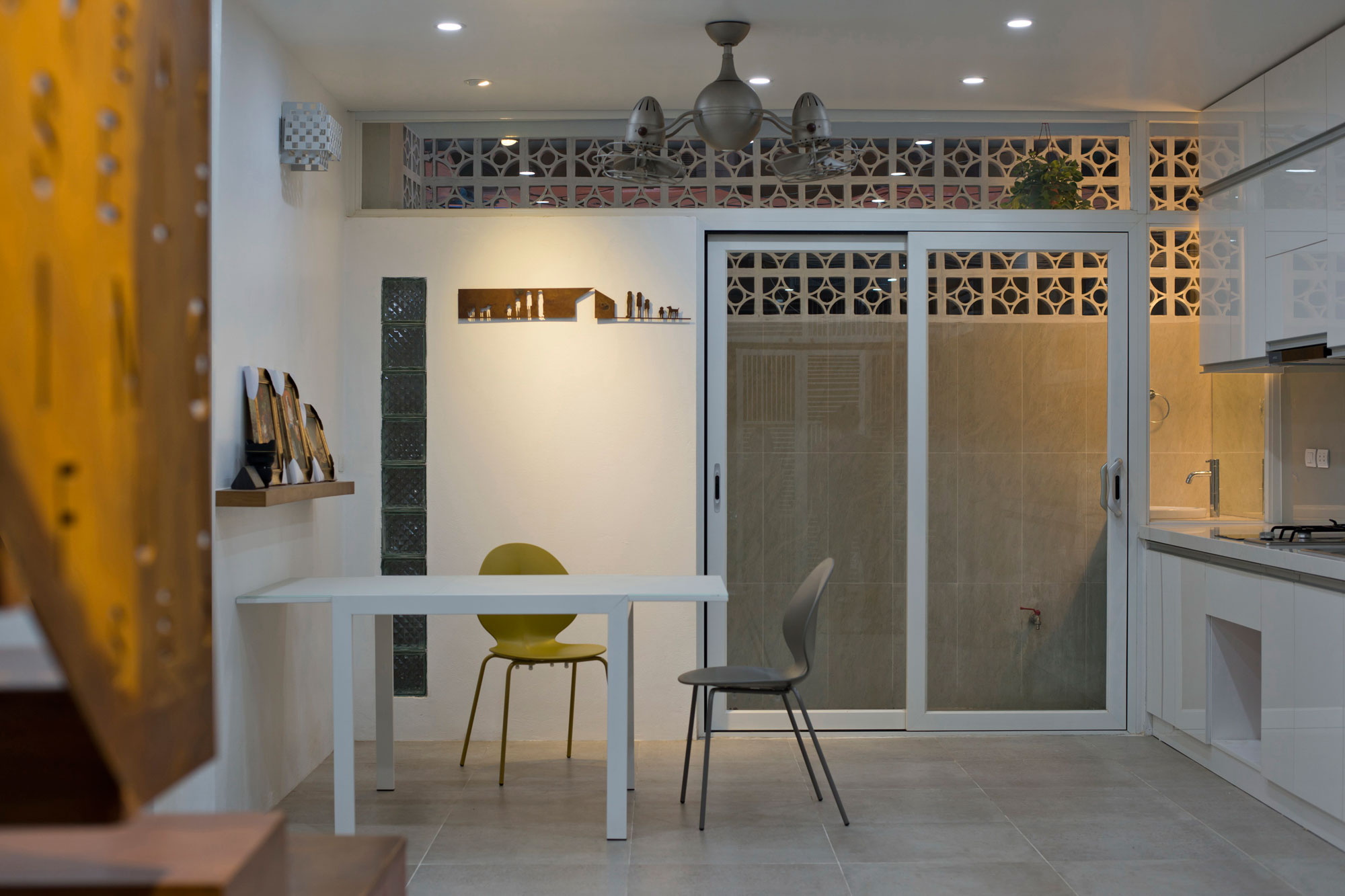 A Lively and Modern Functional House with Small Space Garden in Hanoi by LANDMAK ARCHITECTURE (3)